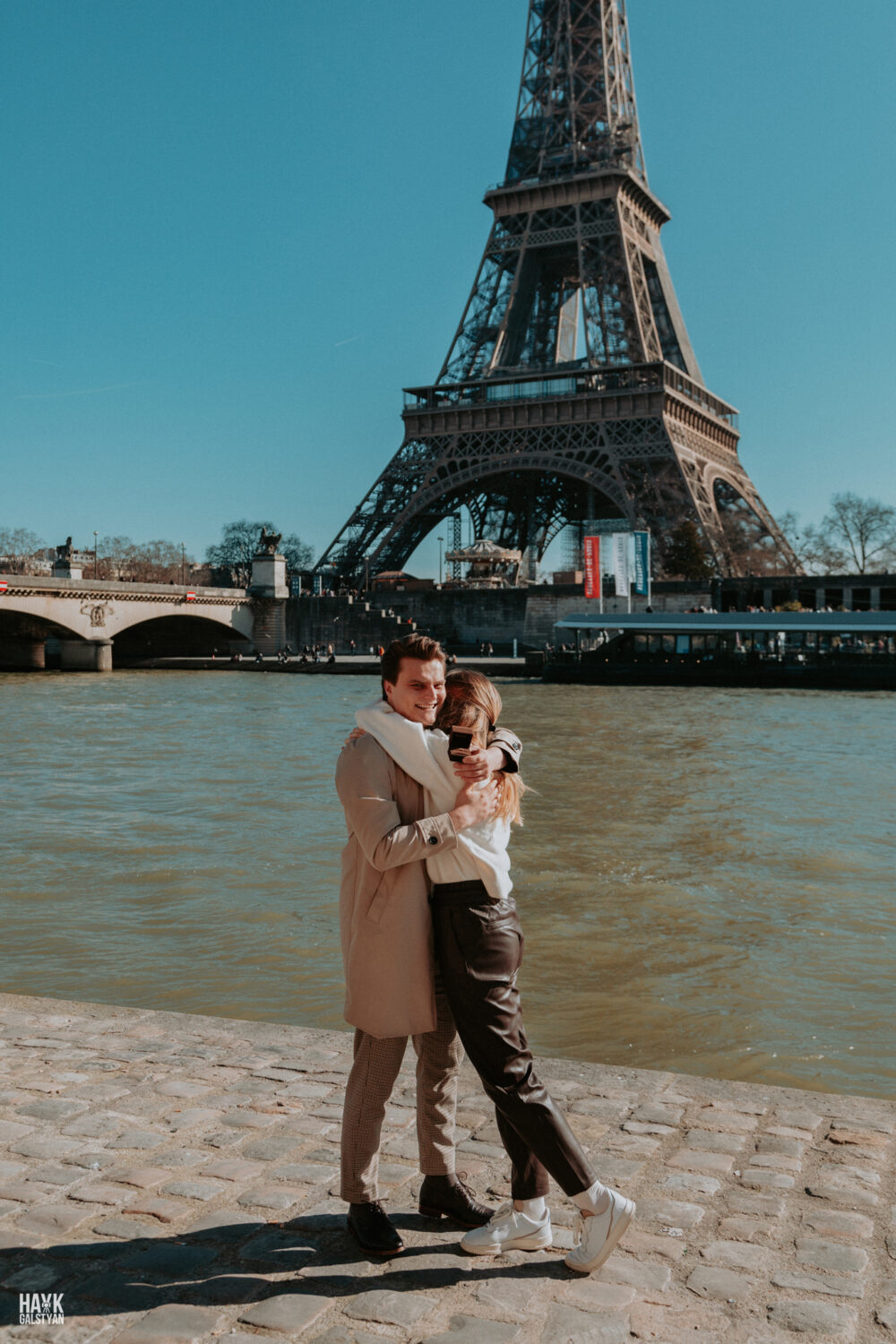 A Couples Photoshoot at the Eiffel Tower - Artsiom & Marthe